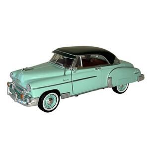 Motormax 1:18 Scale 1950 Chevrolet Bel Air Diecast Car Two Tone Green